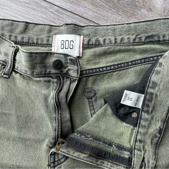 BDG High-Waisted Disdressed Cowboy  Cut Off Jeans - Picture 5 of 13